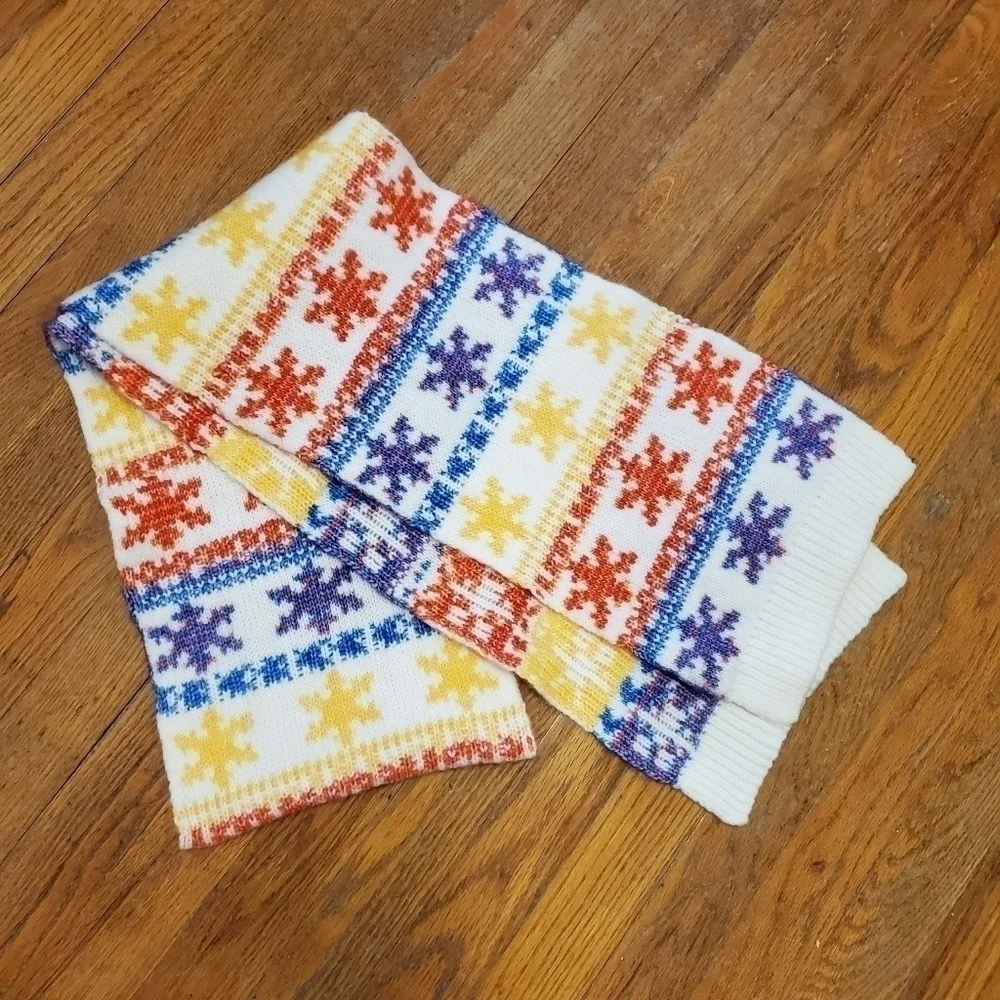 Old Navy Colorful Snowflake print  Chunky Knit Winter Scarf